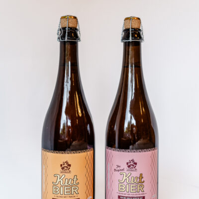 Twee grote Kutten - 1 Pruim en 1 Perzik - 6,3% - 2x75cl